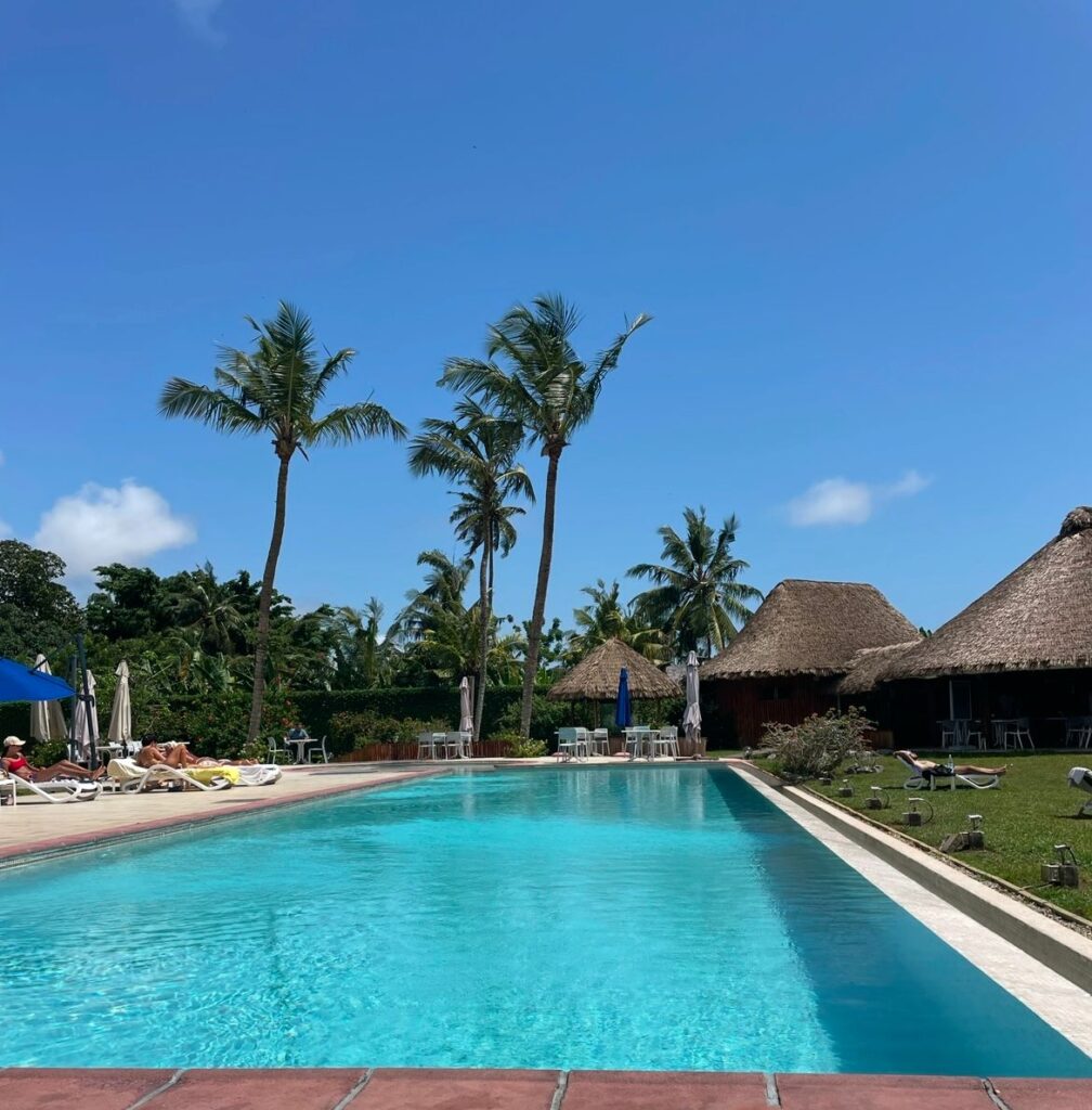 Meaningful day care after moving abroad, pool marlin blue
